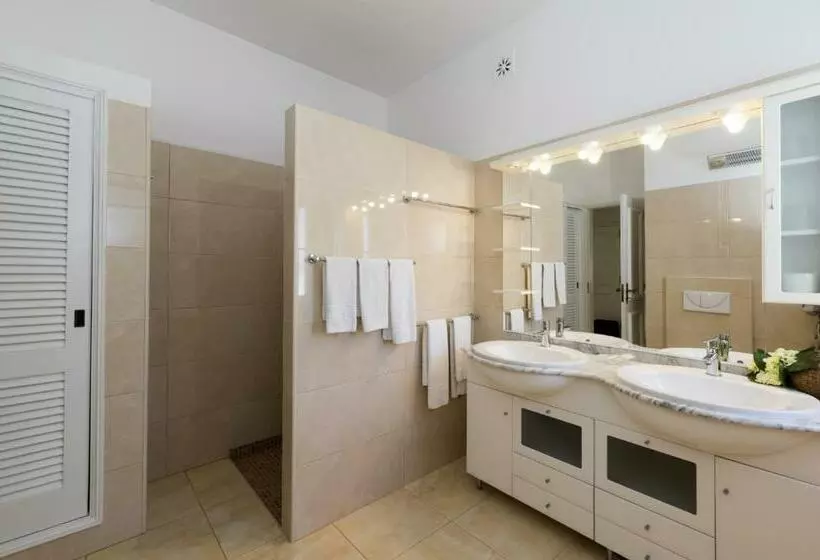 ویلای 3 خوابه با استخر, Rocha Brava Village Resort