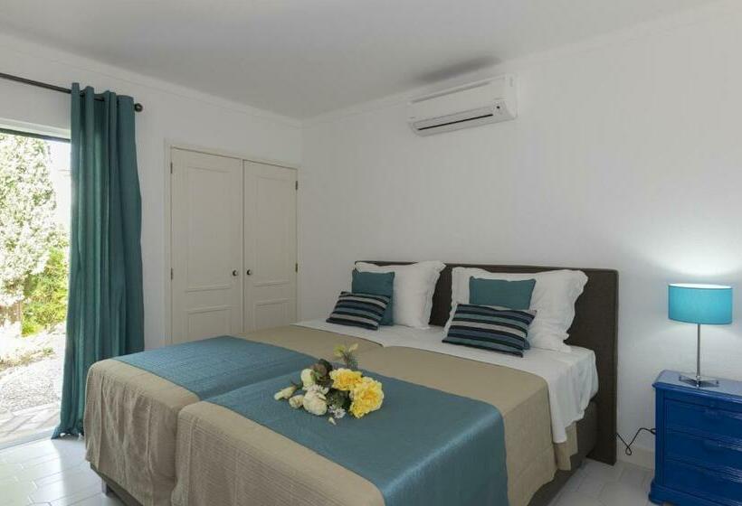 Вилла 3 Спальни с Бассейном, Rocha Brava Village Resort