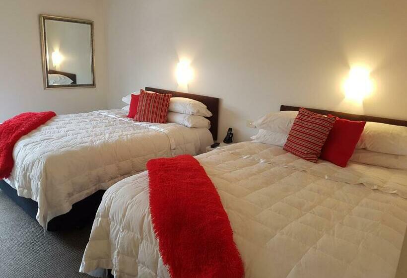 استودیوی استاندارد, The Devon Hotel A Heritage