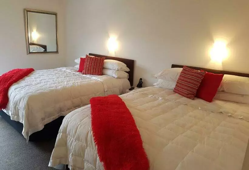 スタンダードスタジオ, The Devon Hotel A Heritage