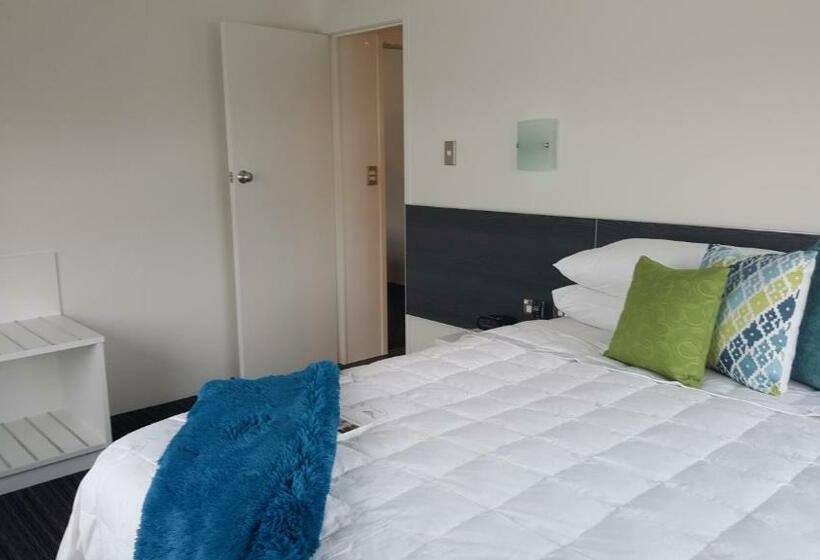 سوئیت با وان آب گرم, The Devon Hotel A Heritage