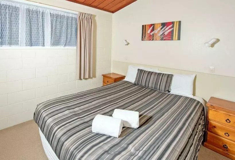 آپارتمان 2 خوابه, Tourist Court Motel