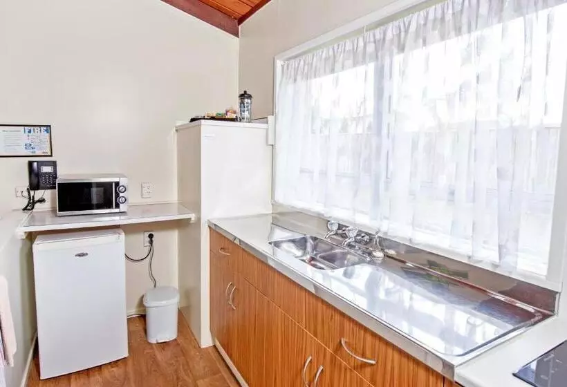 آپارتمان 1 خوابه, Tourist Court Motel
