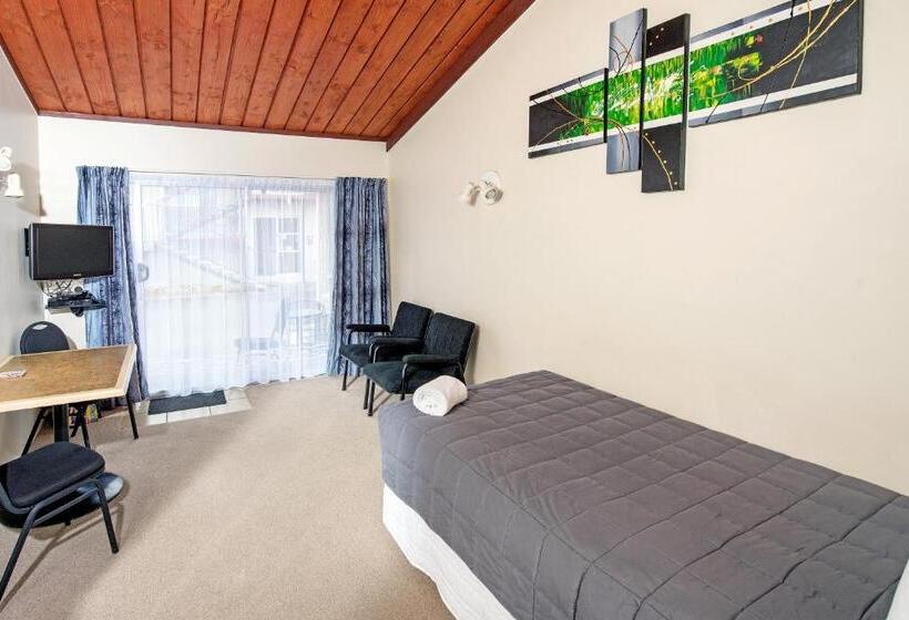 דירת חדר, Tourist Court Motel