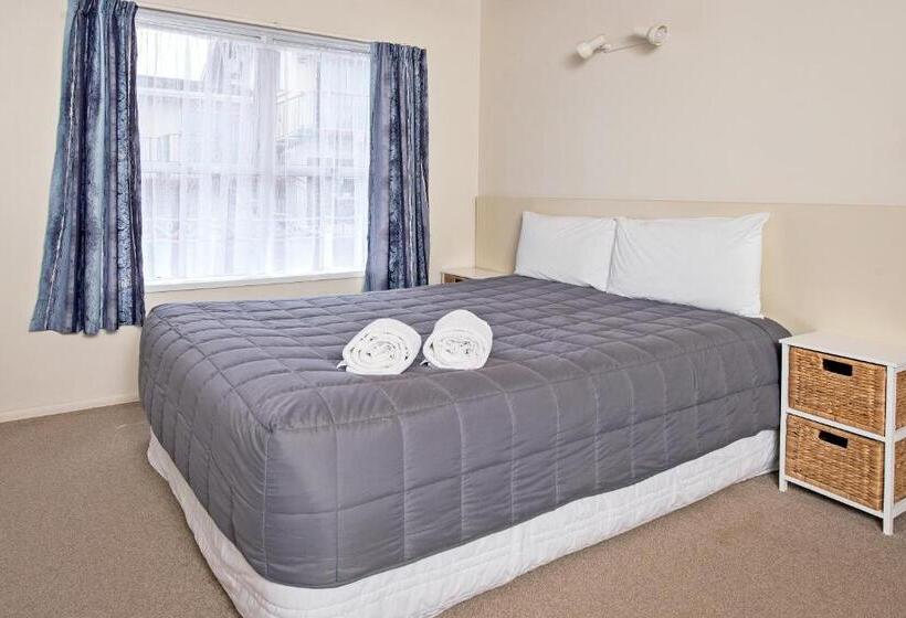 דירת חדר, Tourist Court Motel