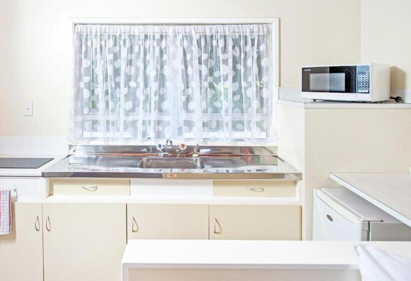 דירת חדר, Tourist Court Motel