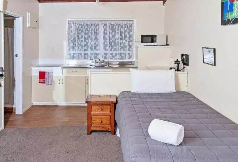 آپارتمان 1 خوابه, Tourist Court Motel