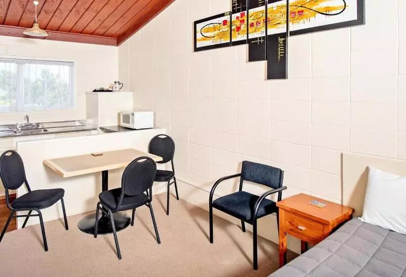 آپارتمان خانواده 1 خوابه, Tourist Court Motel