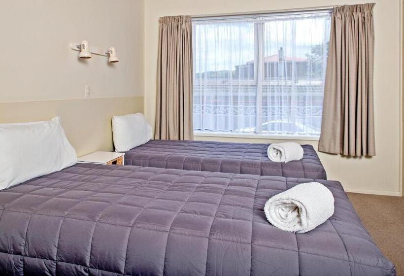 Апартаменты Семейные 1 Спальня, Tourist Court Motel