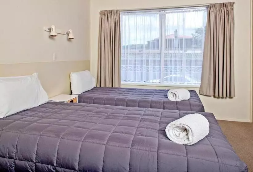 آپارتمان خانواده 1 خوابه, Tourist Court Motel