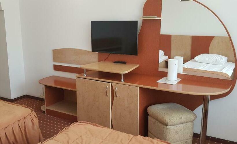 اتاق استاندارد با بالکن, Grand Hotel Ceahlau