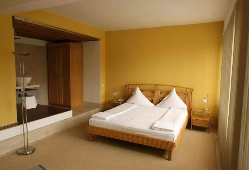 Suite com Hidromassagem, Central