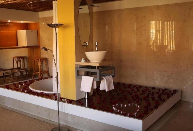 Люкс с гидромассажем, Central