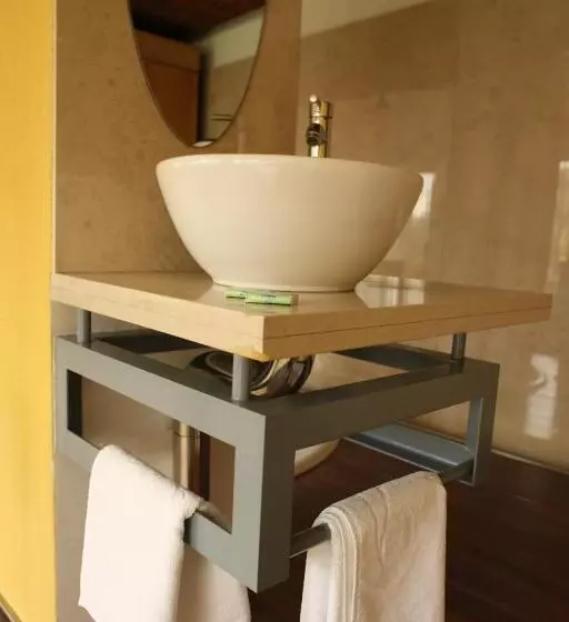 Suite com Vistas, Central