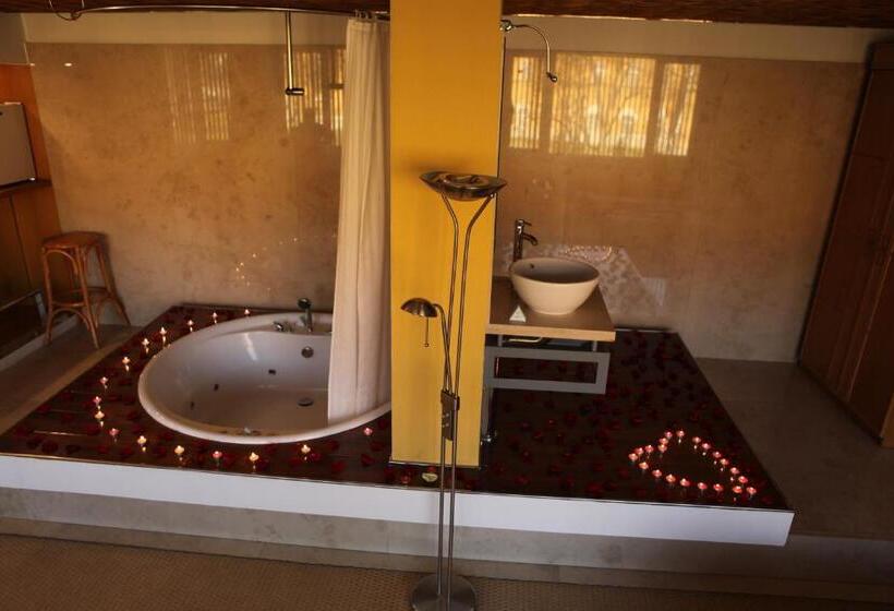 Люкс с гидромассажем, Central