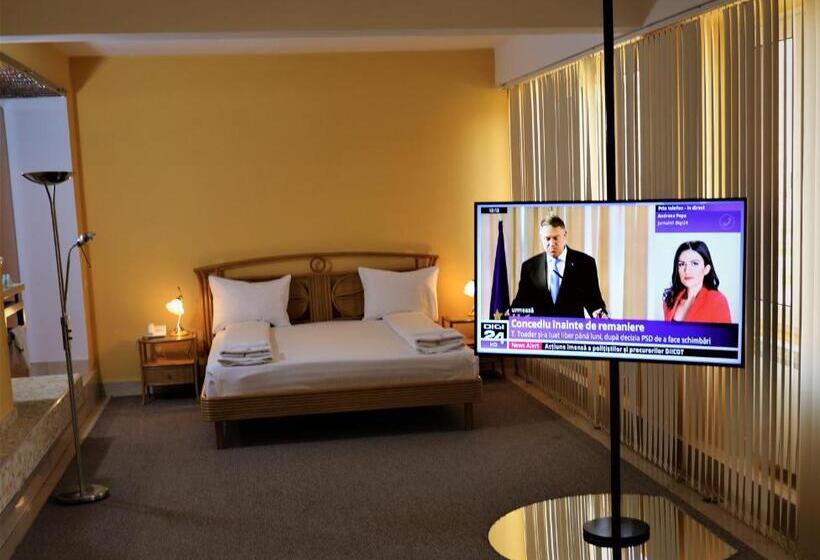 Люкс с гидромассажем, Central