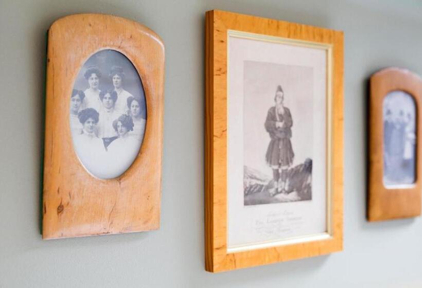 スタンダードシングルルーム, Lady Hamilton