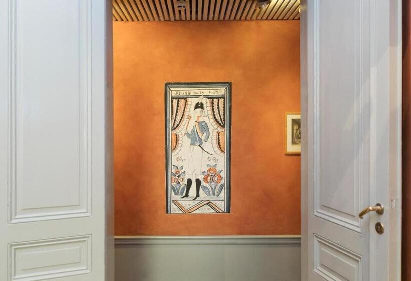 スタンダードルーム, Lady Hamilton