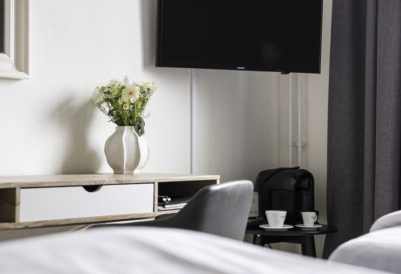 Номер Deluxe, L Kramm