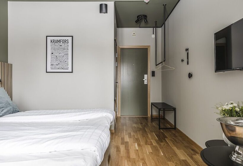 Номер Deluxe, L Kramm