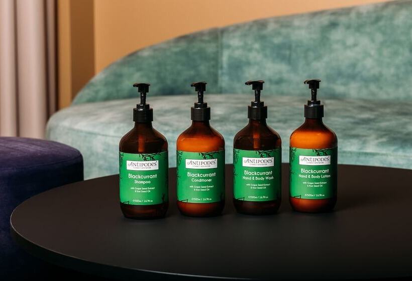 اتاق استاندارد, Naumi