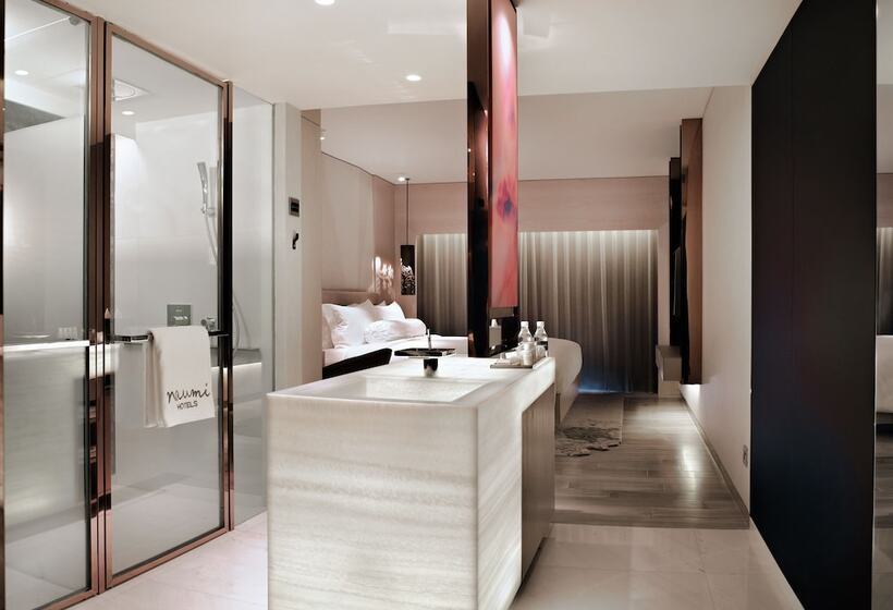 اتاق استاندارد, Naumi