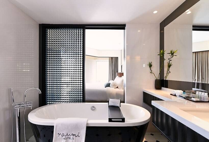 اتاق استاندارد, Naumi