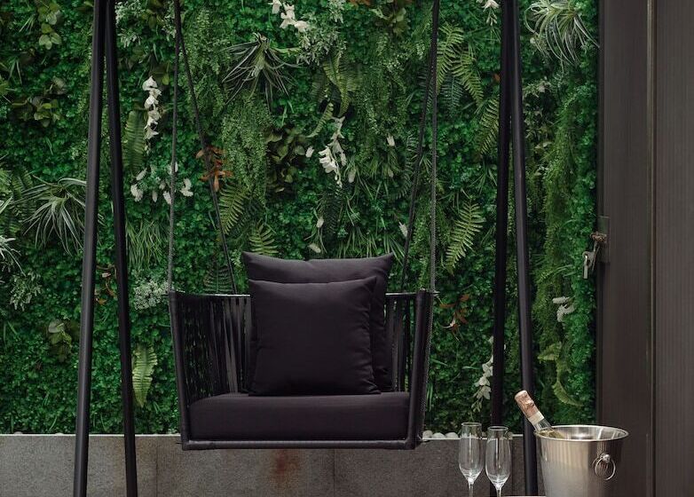 اتاق استاندارد اینتریور, Naumi