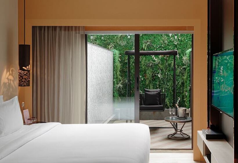 اتاق استاندارد اینتریور, Naumi