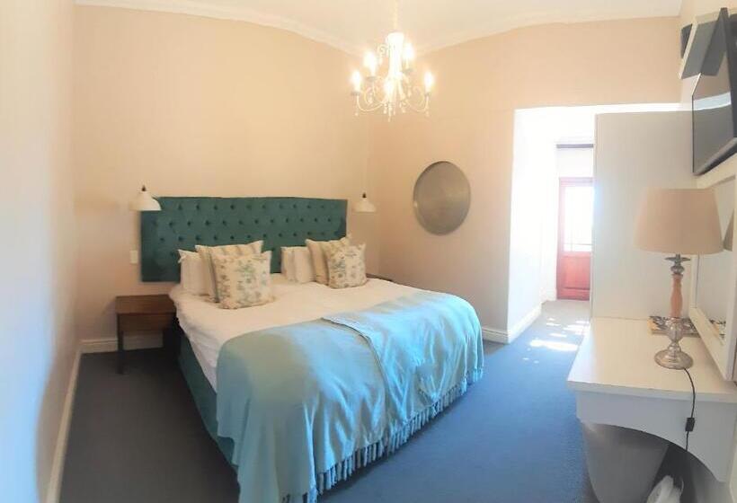 חדר סטנדרט, The Nottingham Road