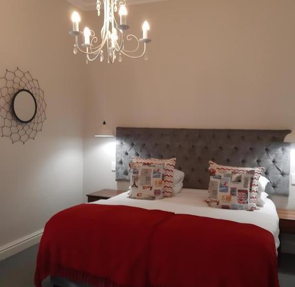 חדר סטנדרט, The Nottingham Road