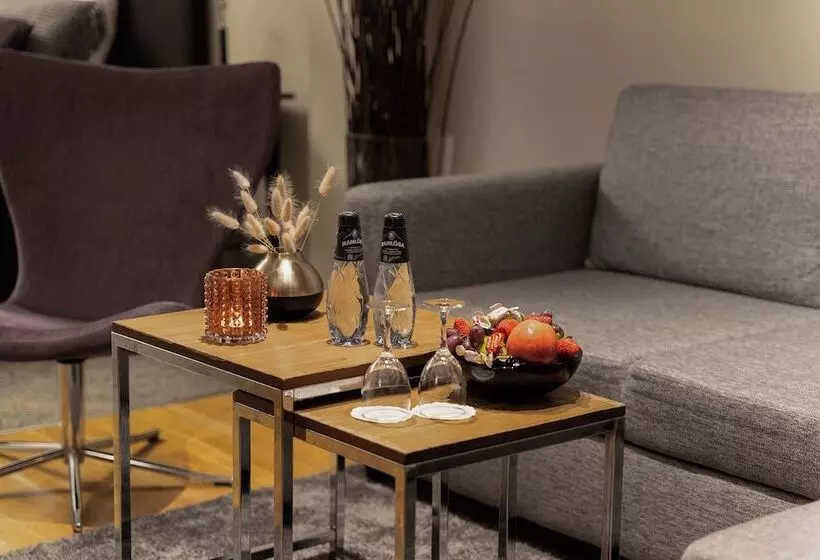 Perhehuone, Quality Hotel Vänersborg