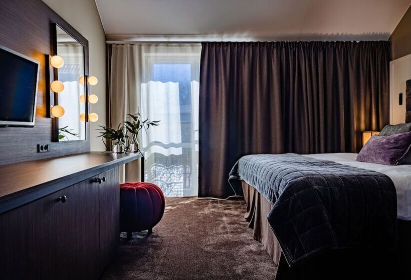 ジュニアスイート, Skansen Båstad