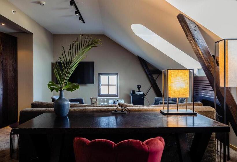 スイート, Skansen Båstad