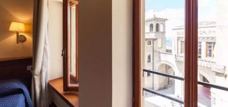 سوییت جونیور, Titano