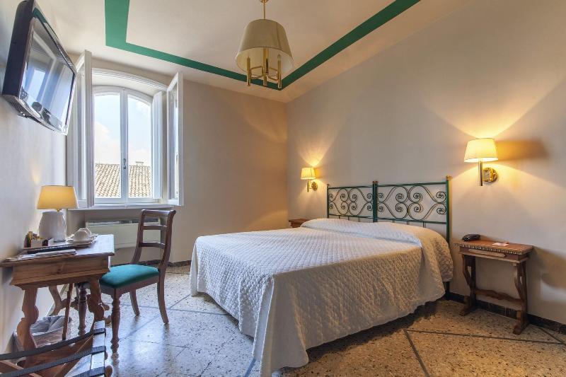 Habitación Superior, Titano
