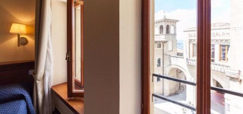 اتاق کلاسیک, Titano