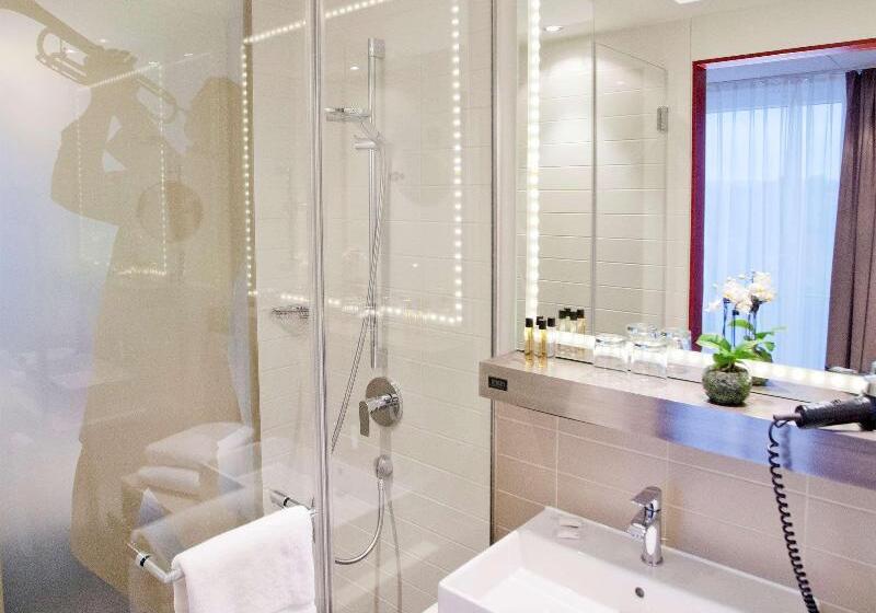 اتاق کلاسیک, Titano