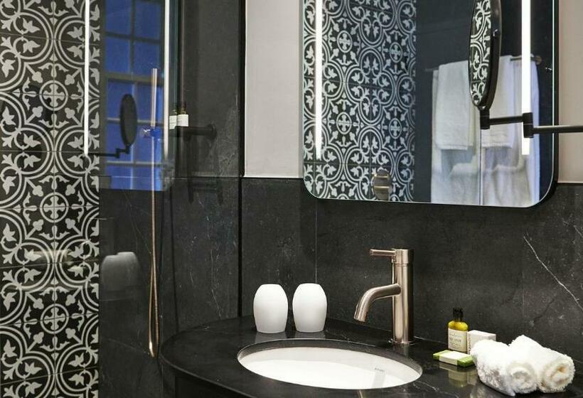 اتاق کلاسیک, The Winchester Hotel By Newmark