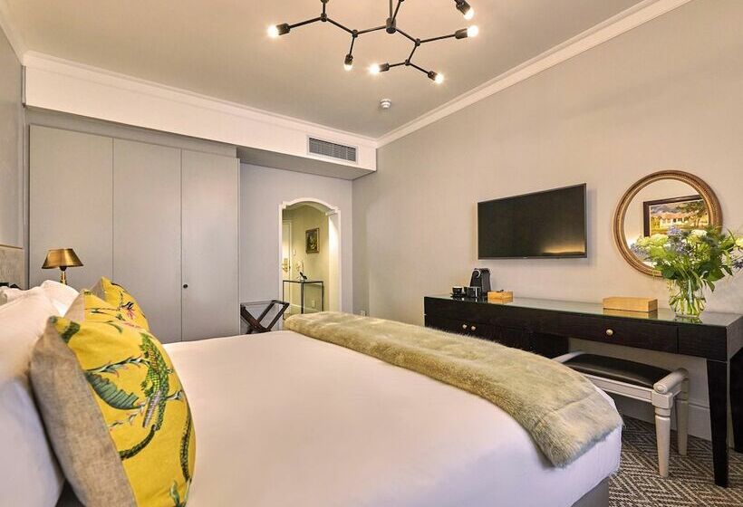 اتاق کلاسیک, The Winchester Hotel By Newmark