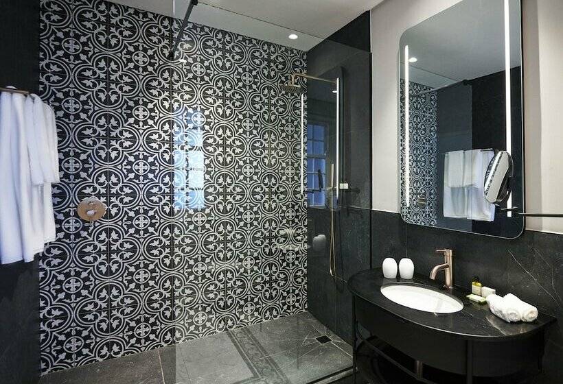 اتاق کلاسیک, The Winchester Hotel By Newmark