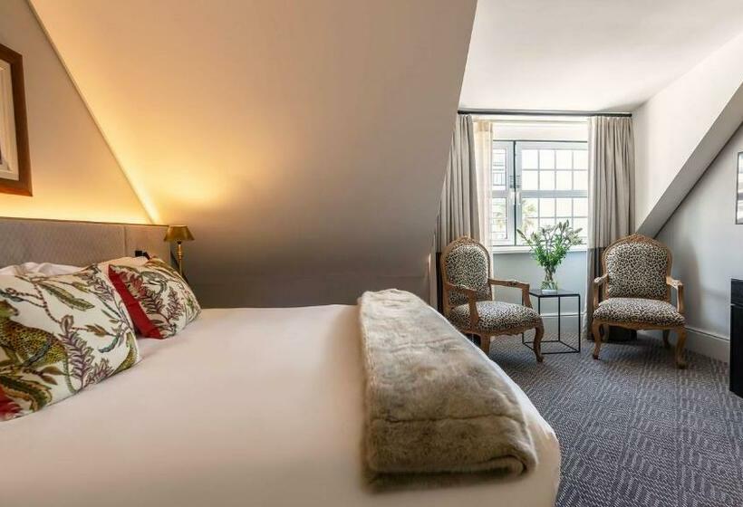 اتاق استاندارد, The Winchester Hotel By Newmark