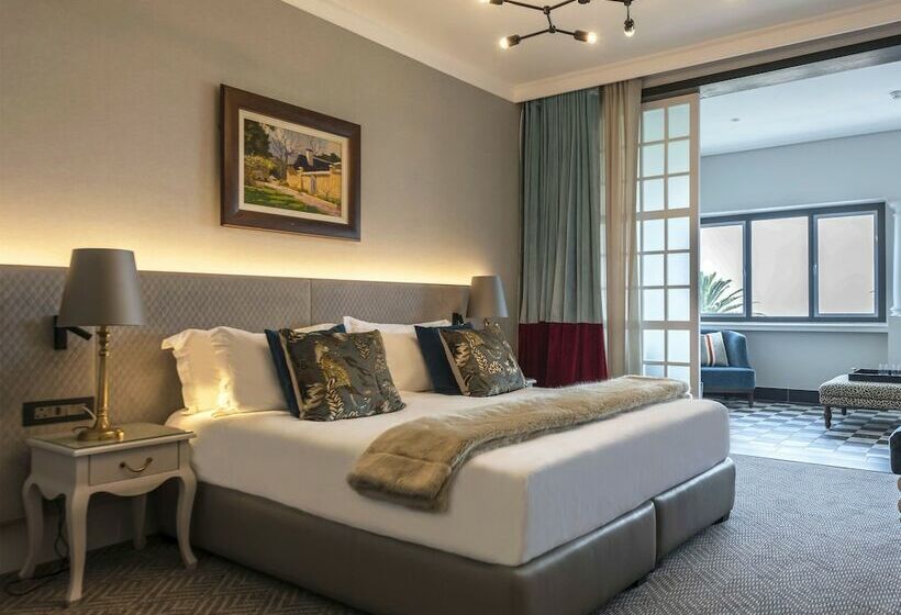 سوییت جونیور با چشمانداز دریا, The Winchester Hotel By Newmark