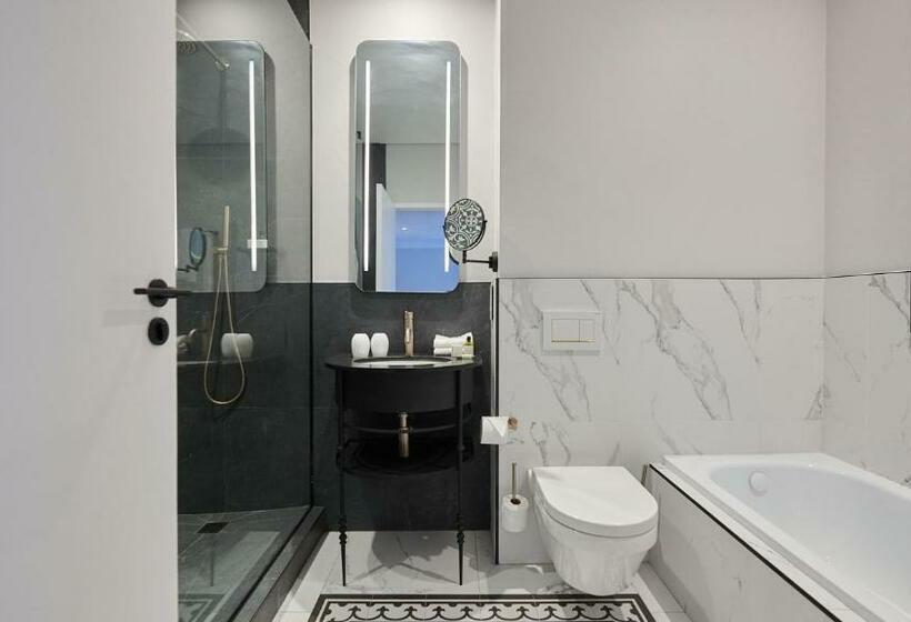 سوییت خانوادگی, The Winchester Hotel By Newmark