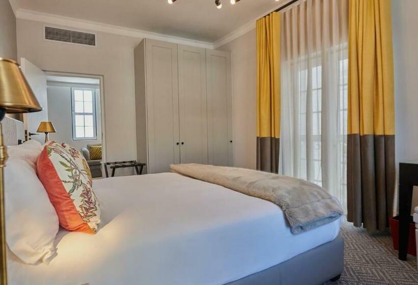 سوییت خانوادگی, The Winchester Hotel By Newmark