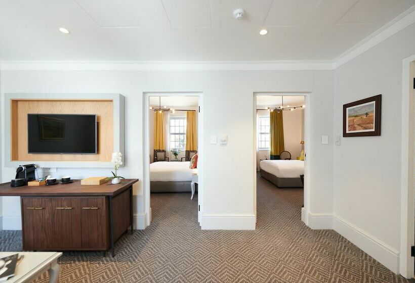 سوییت خانوادگی, The Winchester Hotel By Newmark