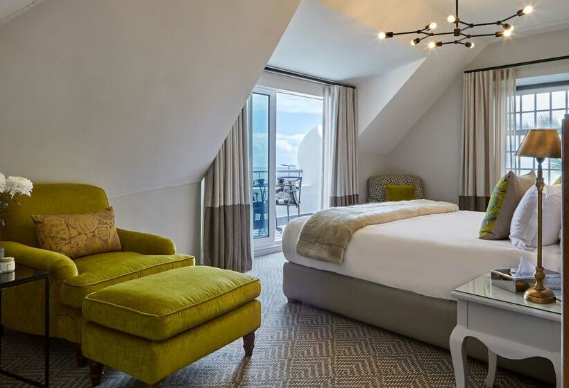 سوییت لوکس, The Winchester Hotel By Newmark