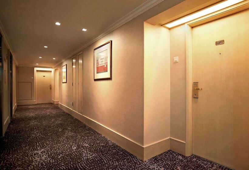 اتاق پریمیوم چهارنفره, York