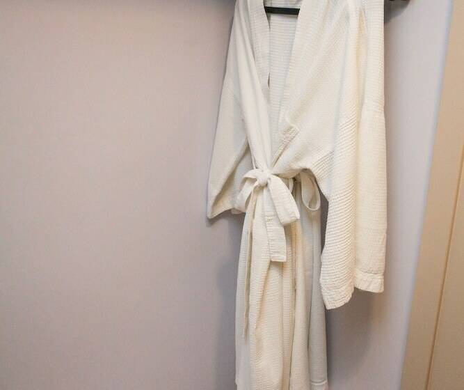 اتاق پریمیوم چهارنفره, York