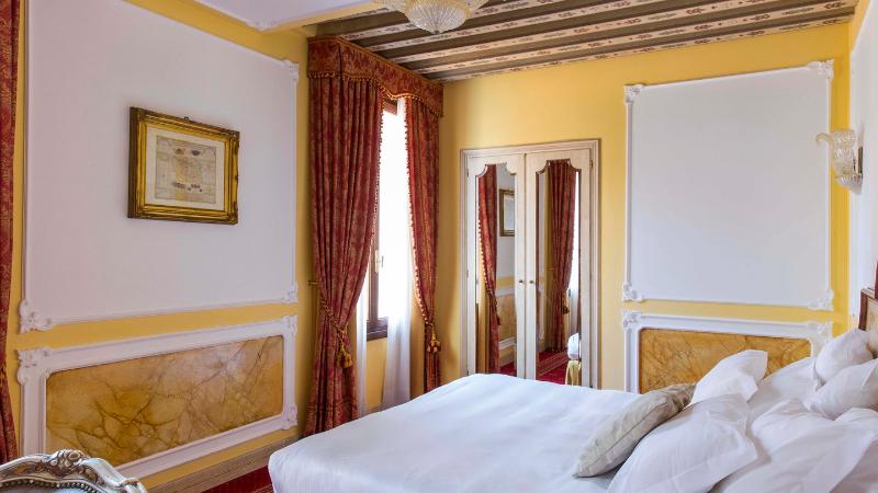 اتاق لوکس, York